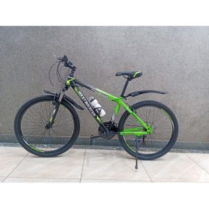 Size 26 rocky mountain bike with 21 gear speed disc brakes and water bottle