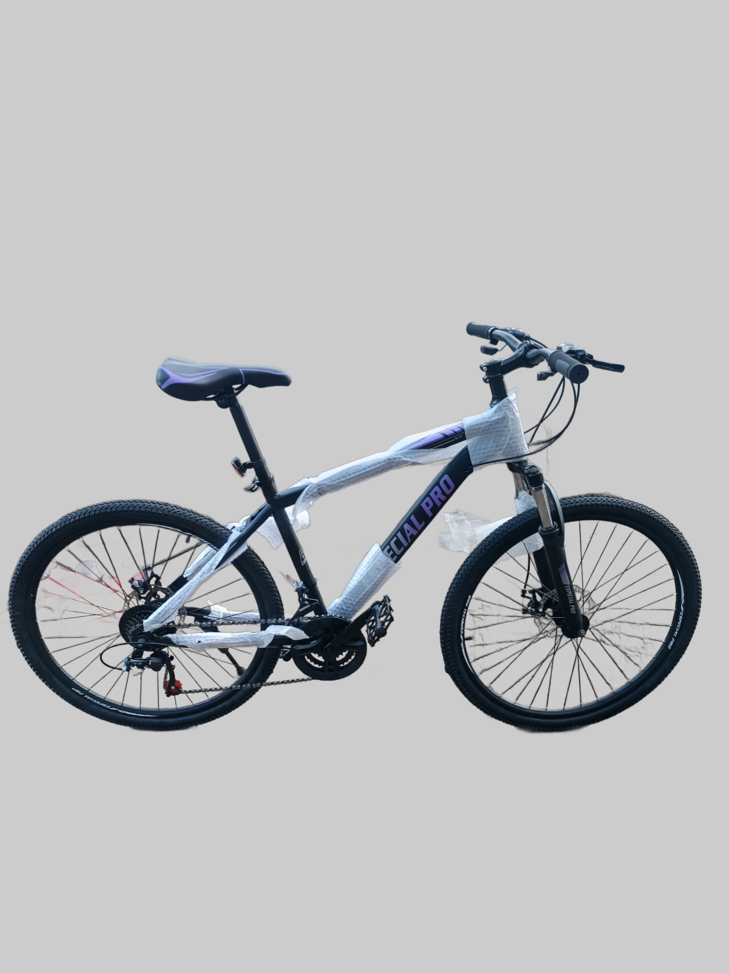 size 26 ajustable mountain bike with 21 gear speed disc brakes