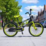 size 20 kids adjustable bike with a front basket and a carrier Age 6 to 12 yrs