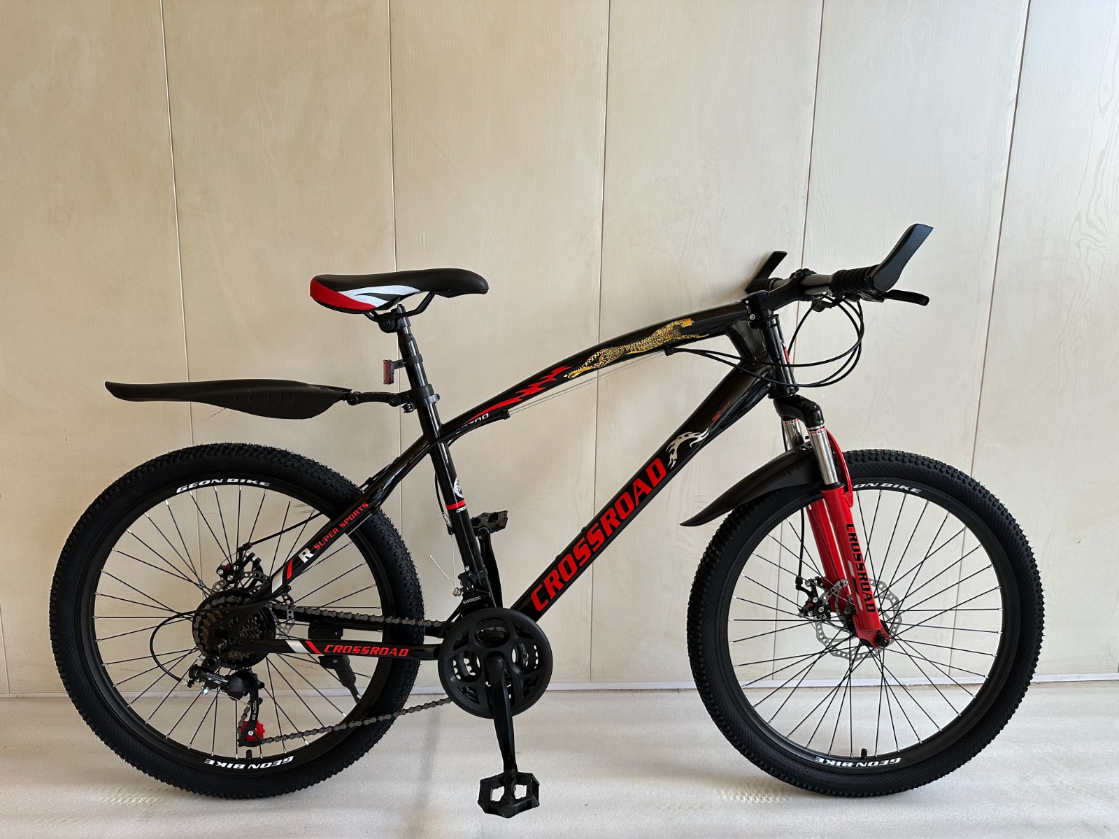 Size 26 crossroad mountain bike with 21 gear speed disc brakes